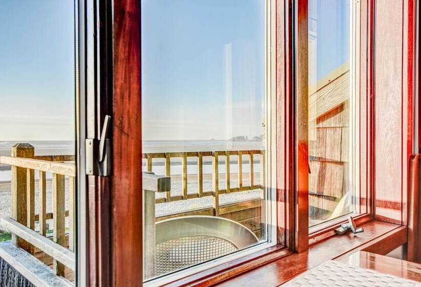 בית מלון כפרי The Waves