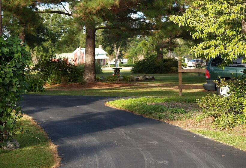 Отель The White House On Freedom Way