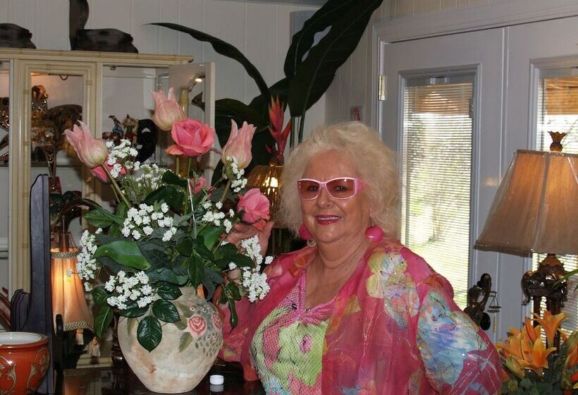 בית מלון כפרי The White House On Freedom Way