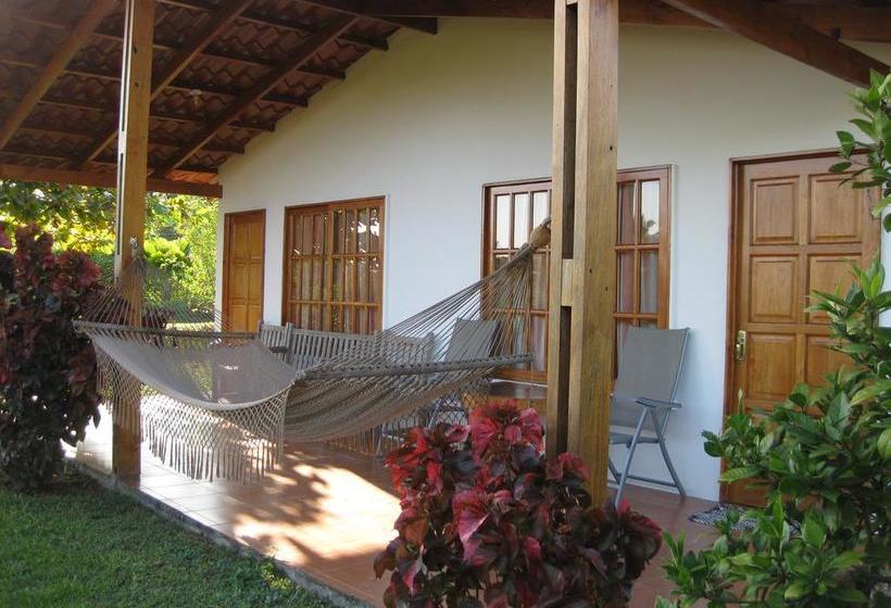 هتل Three Monkeys