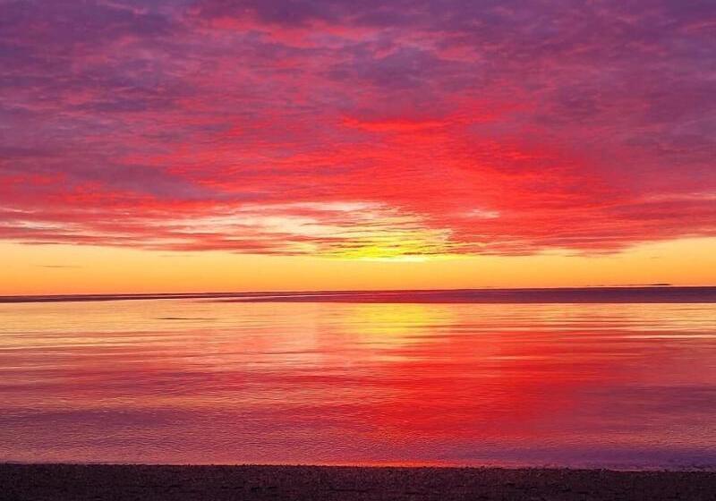Отель Tidal Watch Inn