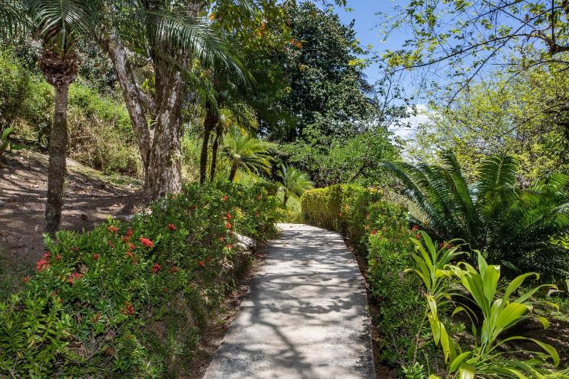 فندق Tiki Villas Rainforest Lodge & Spa