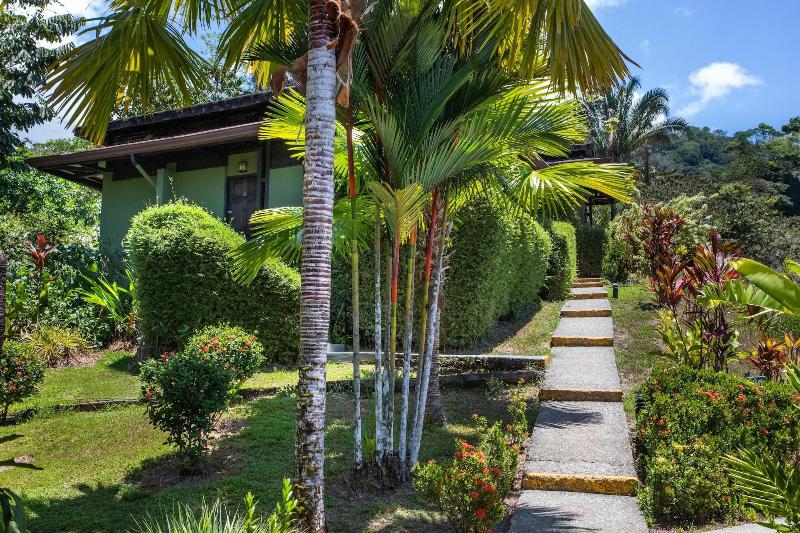 فندق Tiki Villas Rainforest Lodge & Spa