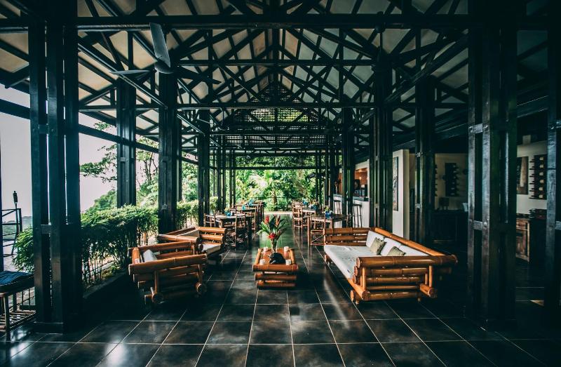 فندق Tiki Villas Rainforest Lodge & Spa