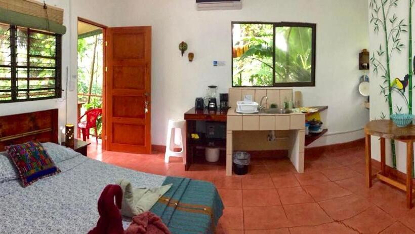 فندق Tropical Sands Dominical