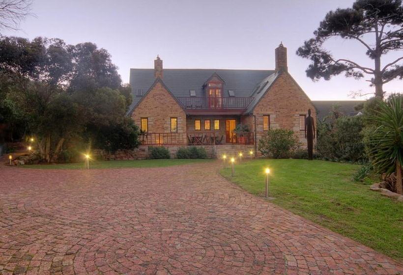 Отель Villa Honeywood Guest House