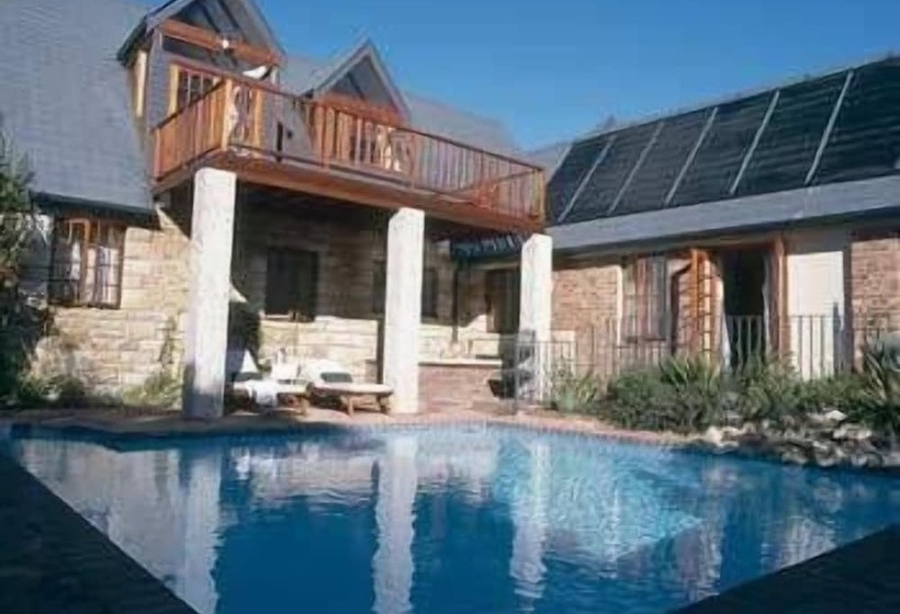 Отель Villa Honeywood Guest House