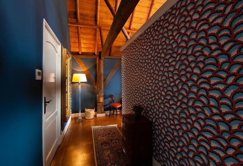 هتل Villa Veertien