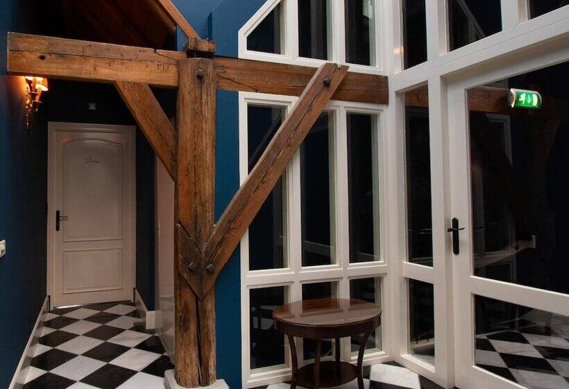 هتل Villa Veertien