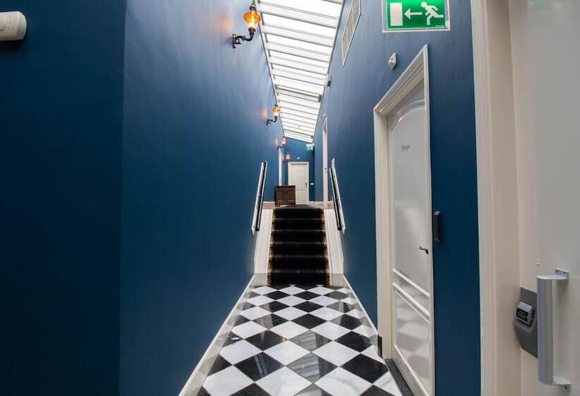 هتل Villa Veertien