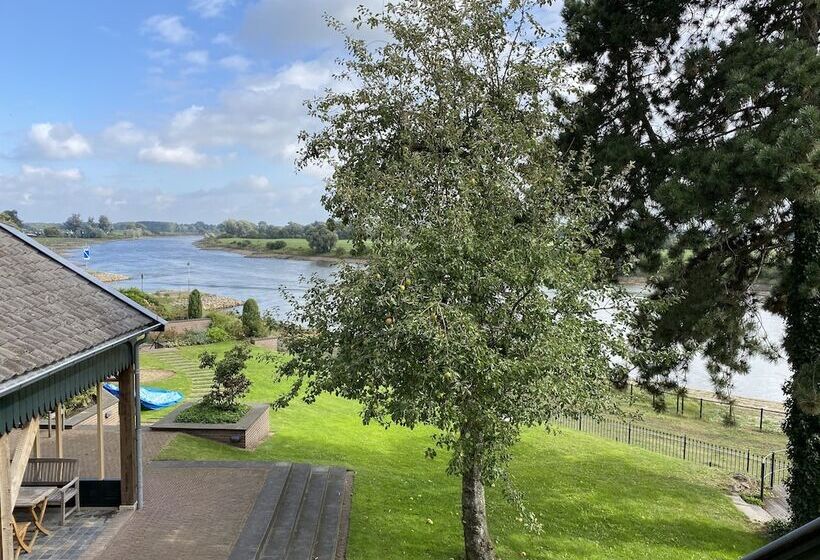 هتل Villa Veertien