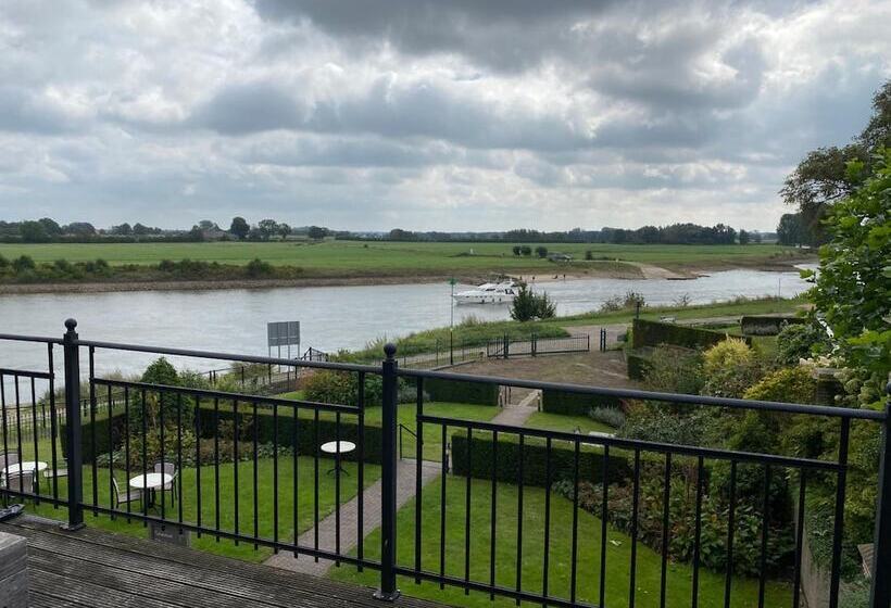 هتل Villa Veertien