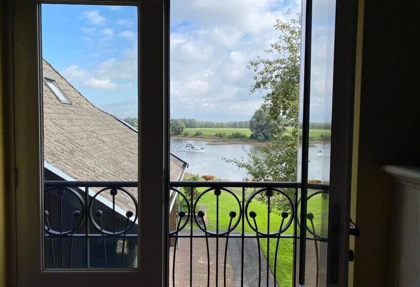 هتل Villa Veertien