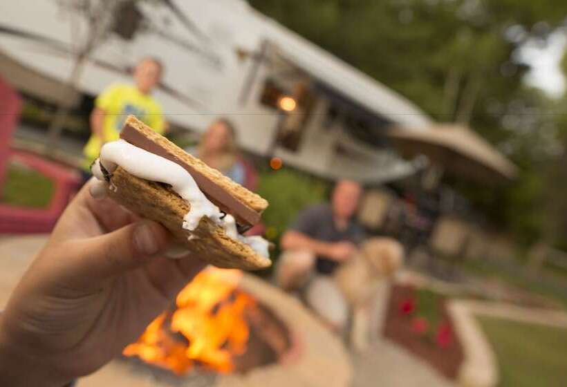 호텔 Williamsburg Campground