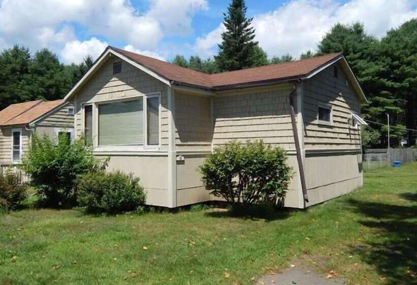 Kennebunk Gallery Motel And Cottages