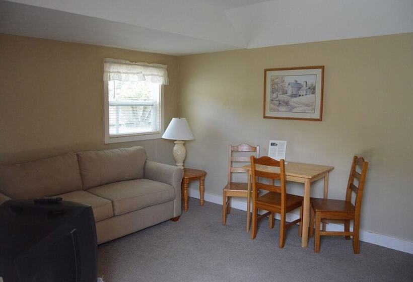 Kennebunk Gallery Motel And Cottages