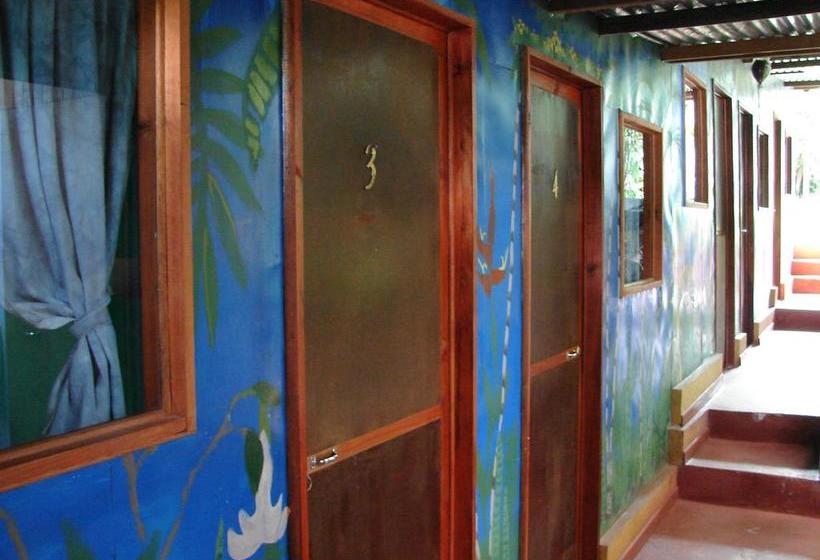 Montaña Linda Hostel Orosi