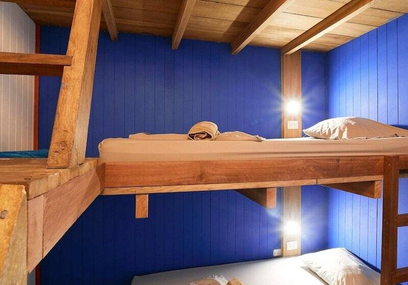 Playa 506 Beachfront Hostel