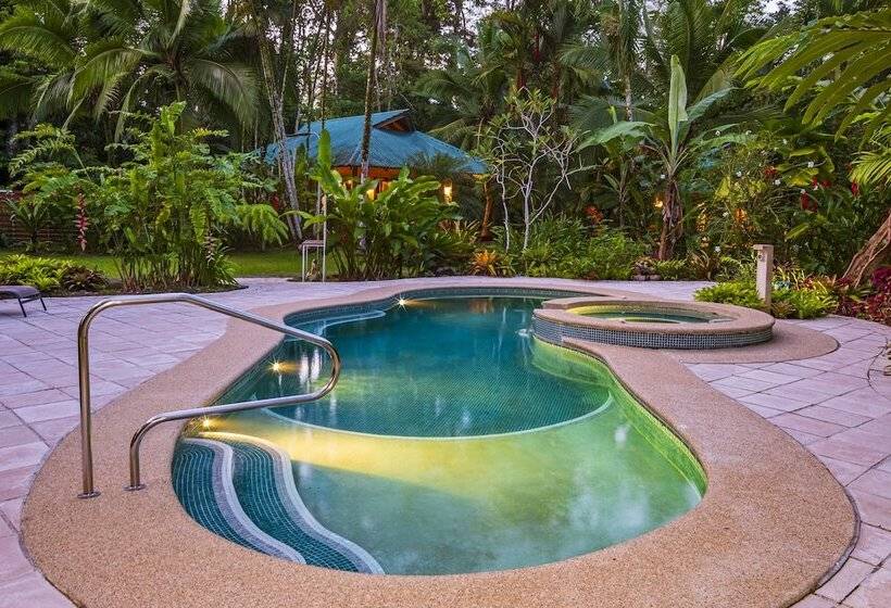 אתר נופש El Nido Jungle Lodge