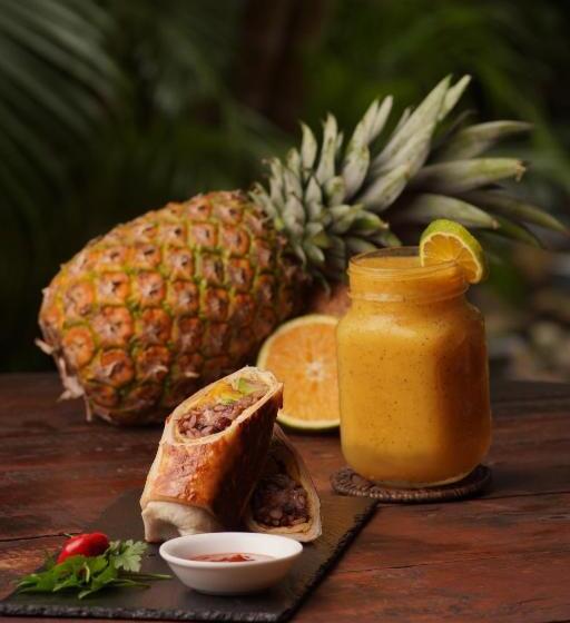 استراحتگاه Funky Monkey Lodge