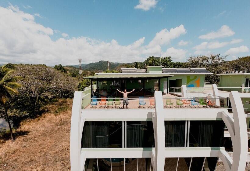 Room2board Hostel And Surf School