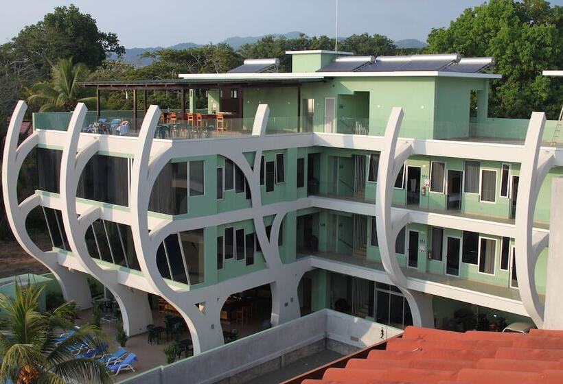 Room2board Hostel And Surf School