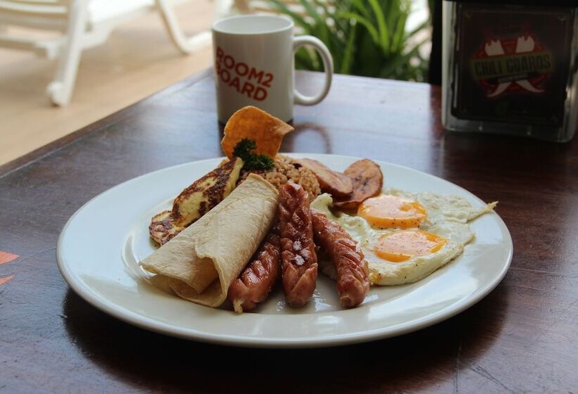 Room2board Hostel And Surf School