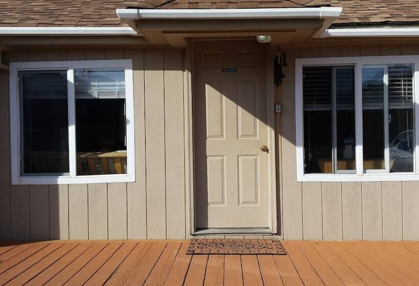 Sea Haven Motel & Guest House