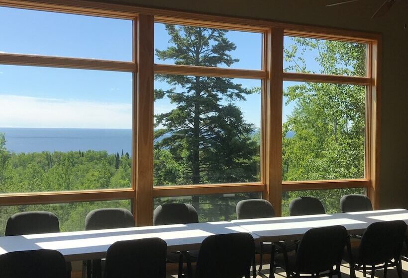 Superior Ridge Resort Motel