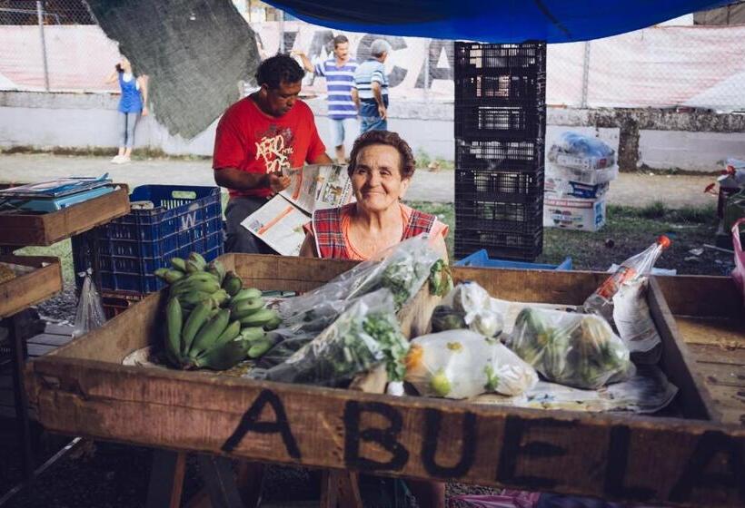 هاستل Spanish By The River Turrialba