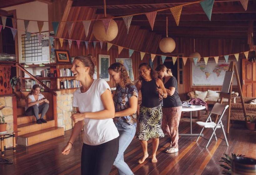 هاستل Spanish By The River Turrialba