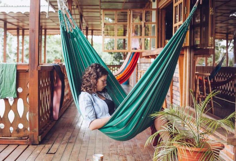 هاستل Spanish By The River Turrialba