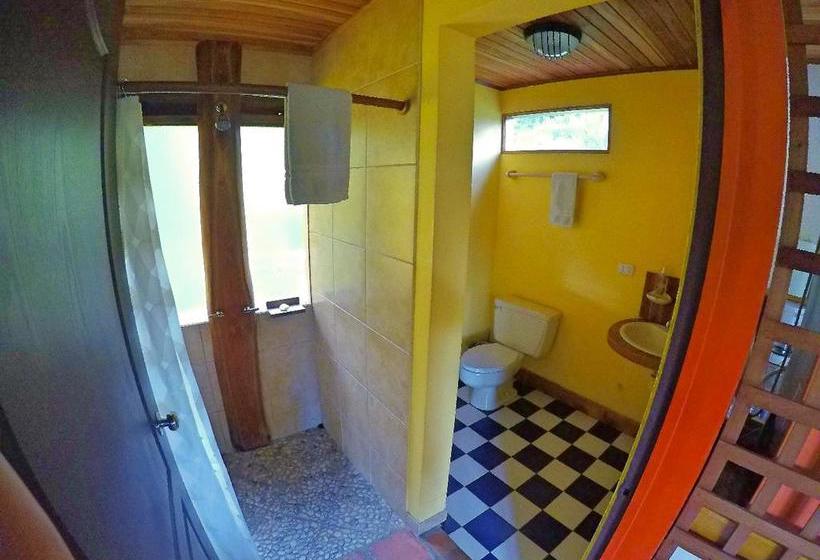 تختخواب و صبحانه Chalet Orosi