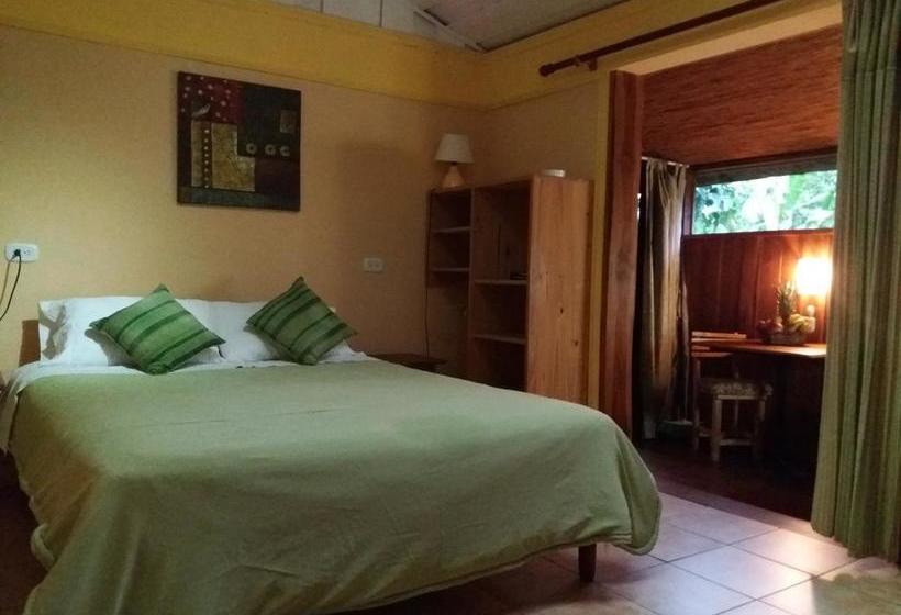 تختخواب و صبحانه Chalet Orosi