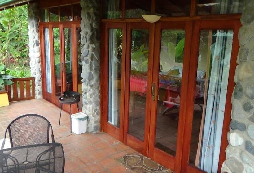 تختخواب و صبحانه Chalet Orosi