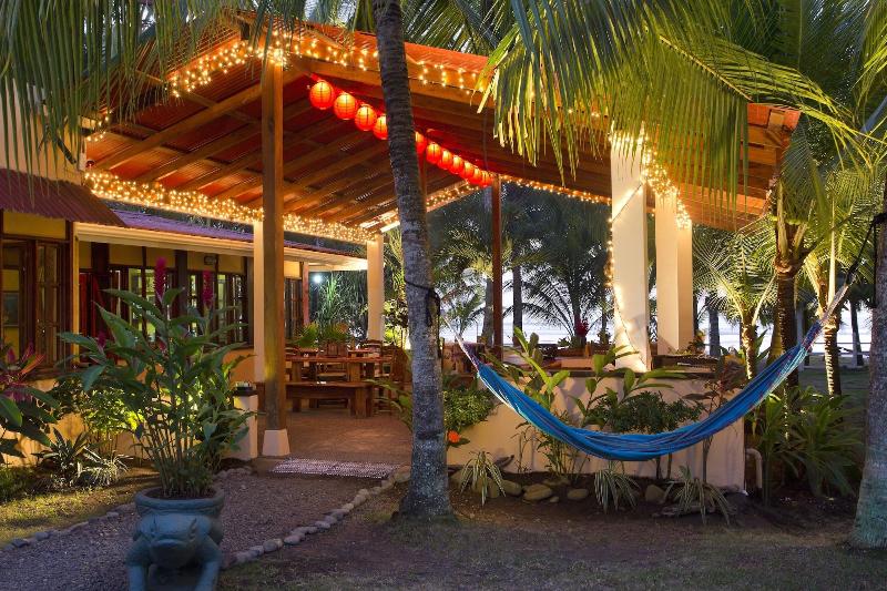 تختخواب و صبحانه Encantada Ocean Cottages