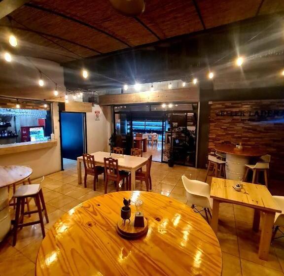 تختخواب و صبحانه Ladera