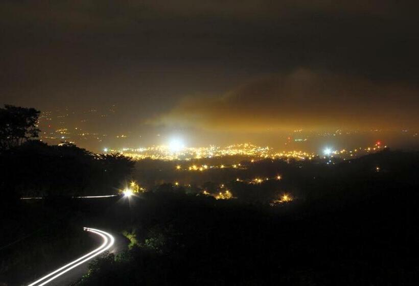 تختخواب و صبحانه Ladera