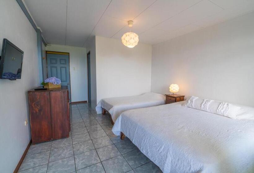 تختخواب و صبحانه Ladera