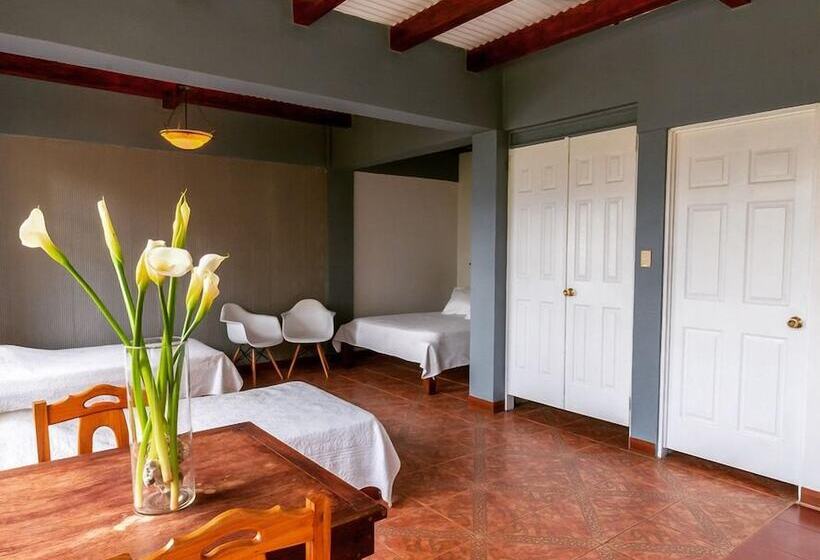 تختخواب و صبحانه Ladera