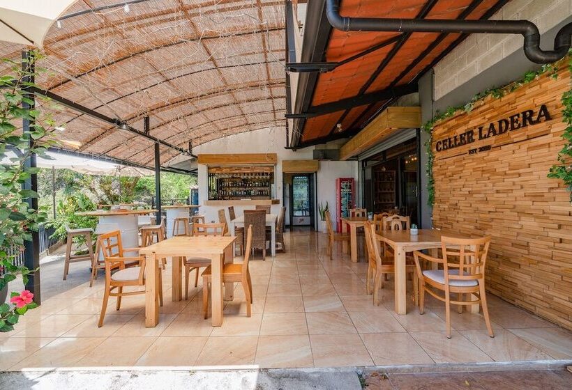 تختخواب و صبحانه Ladera