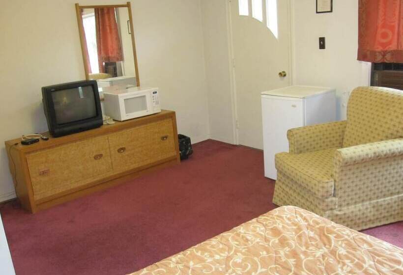 Clarkson Village Motel