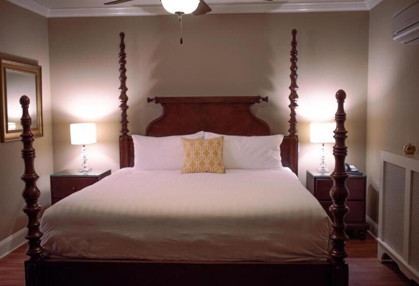 Crown Mansion Boutique Hotel & Villas