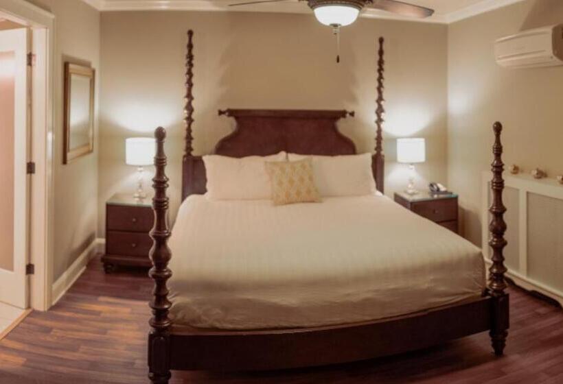 Crown Mansion Boutique Hotel & Villas