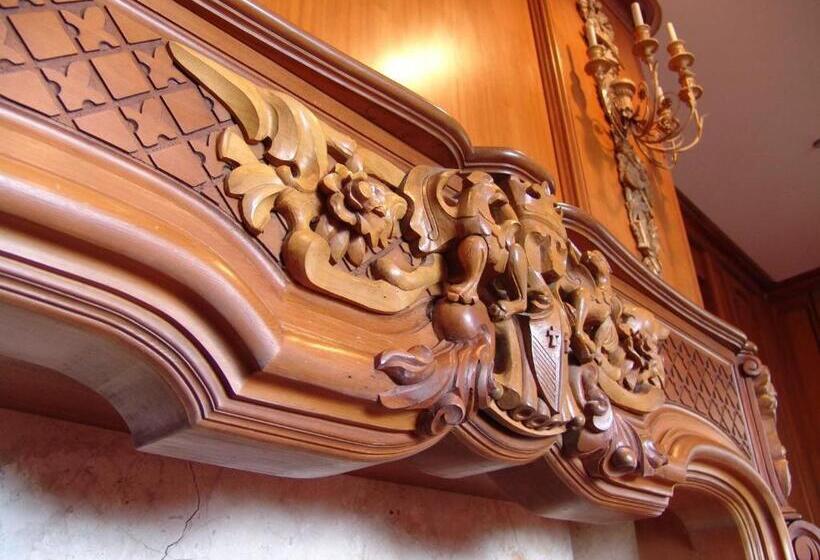 Crown Mansion Boutique Hotel & Villas