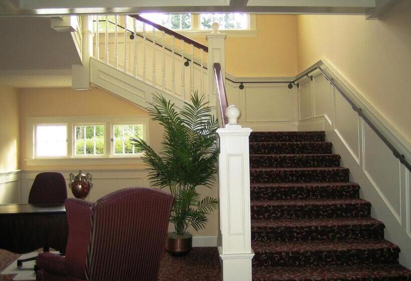 Crown Mansion Boutique Hotel & Villas