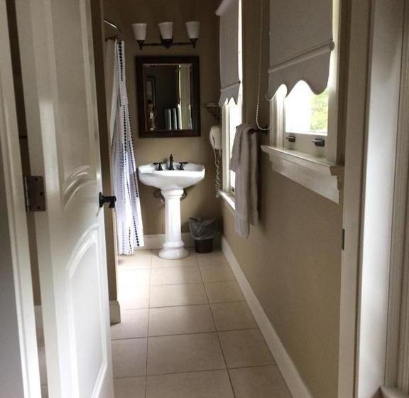 Crown Mansion Boutique Hotel & Villas