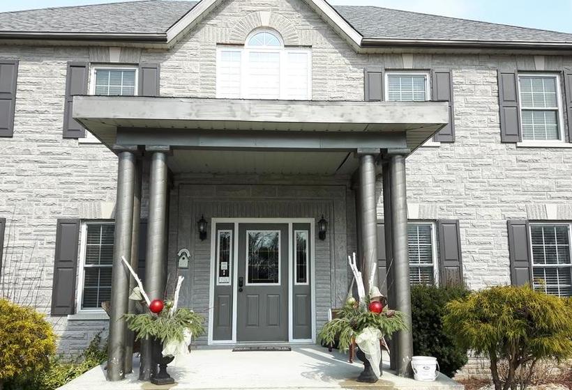 Forest Motel & Woodland Retreat