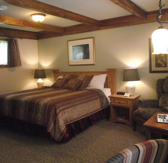 Forest Motel & Woodland Retreat