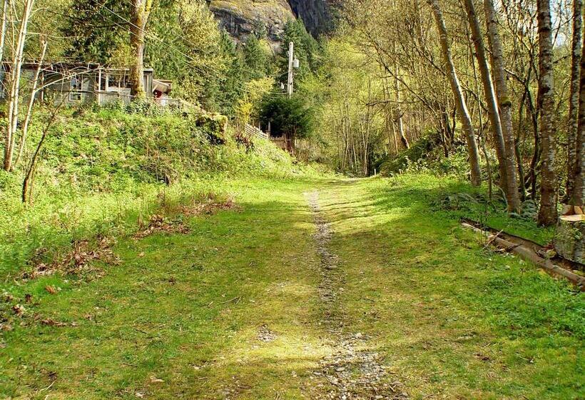 Holiday Motel & Rv Resort